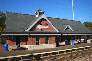 Downtown Elgin Metra Station